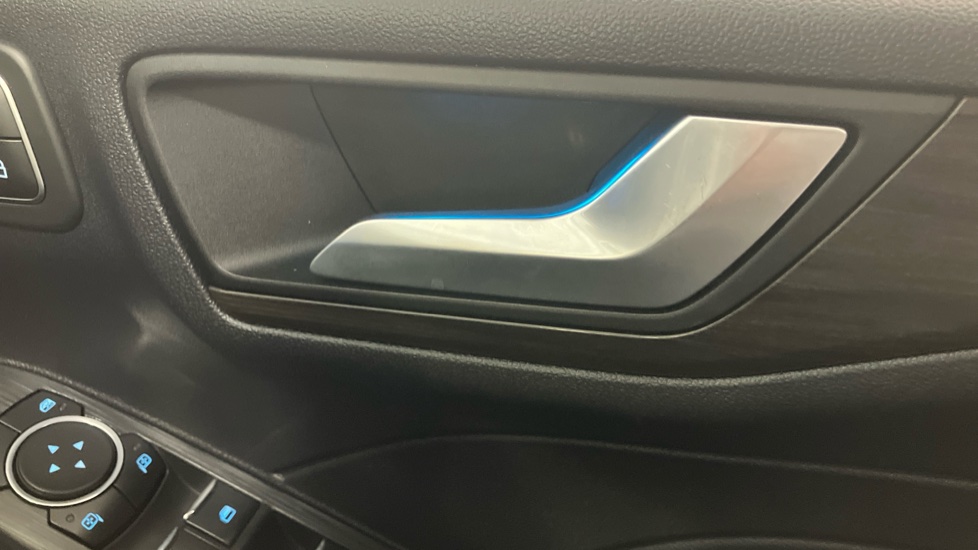 Ford Kuga 2.5 FHEV Vignale 5dr CVT Hybrid Estate - Image 36