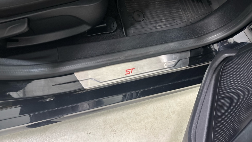 Ford Fiesta 1.0 EcoBoost ST-Line 5dr Petrol Hatchback - Image 39