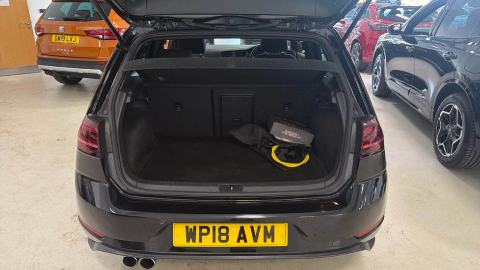 Volkswagen Golf 1.4 TSI GTE Advance 5dr DSG Hatchback - Image 4