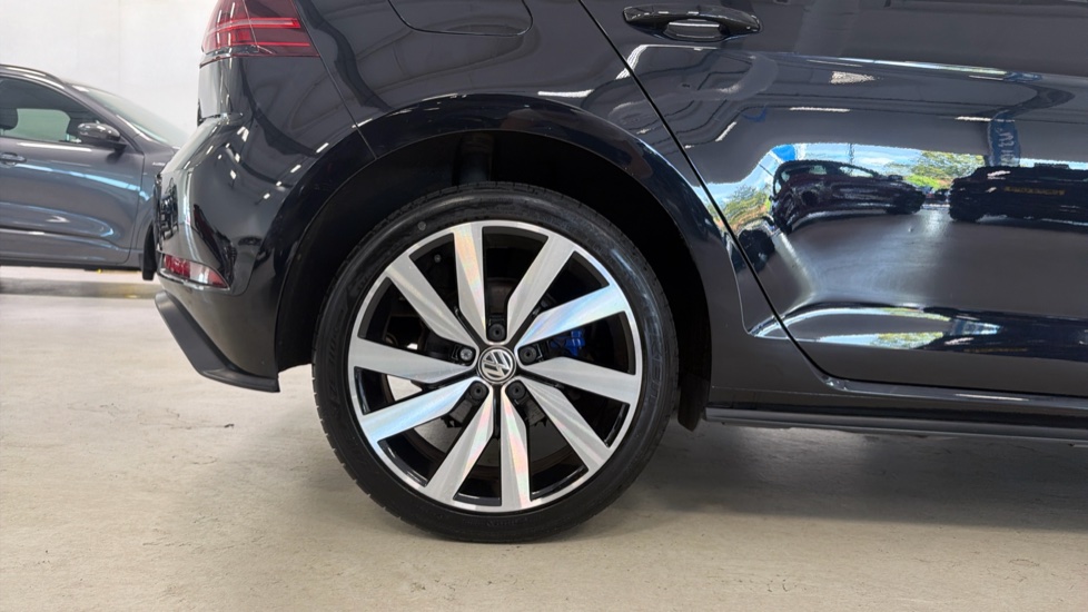 Volkswagen Golf 1.4 TSI GTE Advance 5dr DSG Hatchback - Image 7