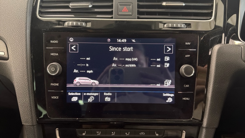 Volkswagen Golf 1.4 TSI GTE Advance 5dr DSG Hatchback - Image 27