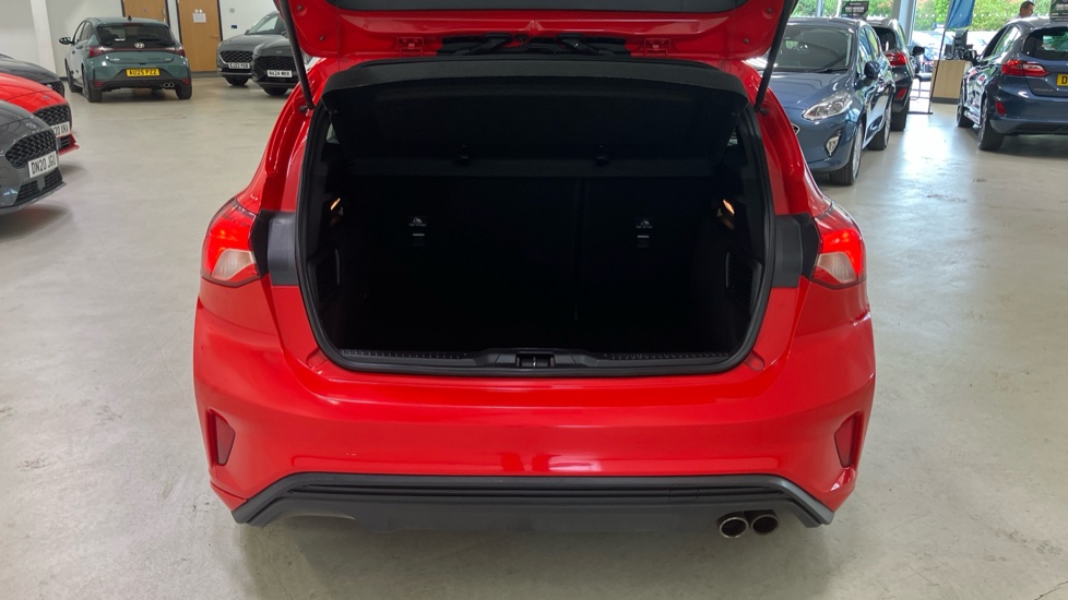 Ford Focus 1.5 EcoBoost 150 ST-Line 5dr Petrol Hatchback - Image 4