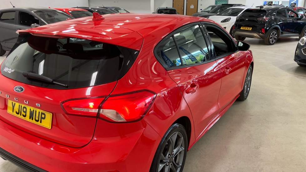 Ford Focus 1.5 EcoBoost 150 ST-Line 5dr Petrol Hatchback - Image 35