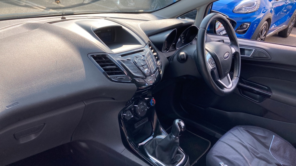 Ford Fiesta 1.5 TDCi Zetec 5dr Diesel Hatchback - Image 9