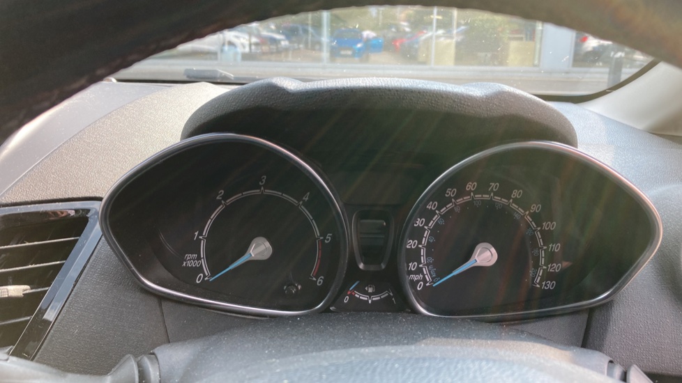 Ford Fiesta 1.5 TDCi Zetec 5dr Diesel Hatchback - Image 18