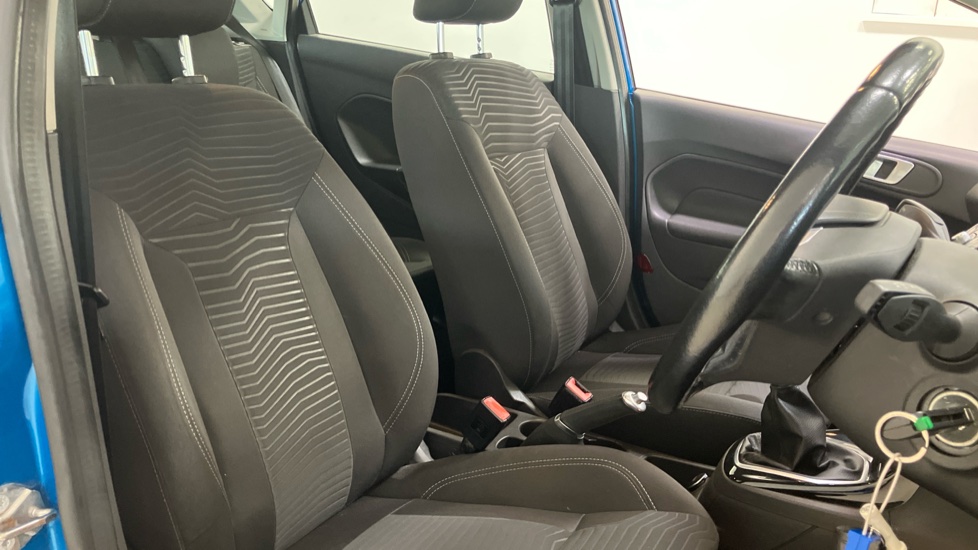 Ford Fiesta 1.5 TDCi Zetec 5dr Diesel Hatchback - Image 25