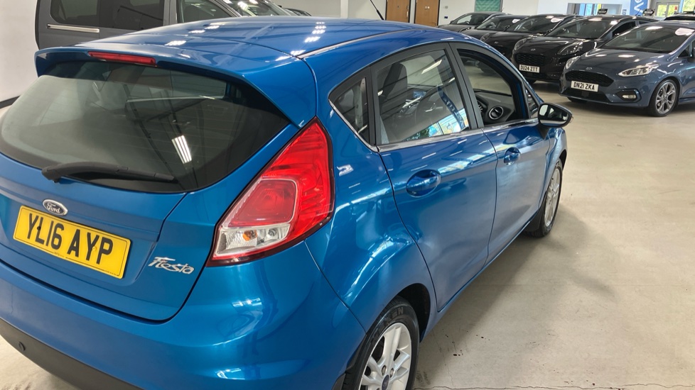 Ford Fiesta 1.5 TDCi Zetec 5dr Diesel Hatchback - Image 26