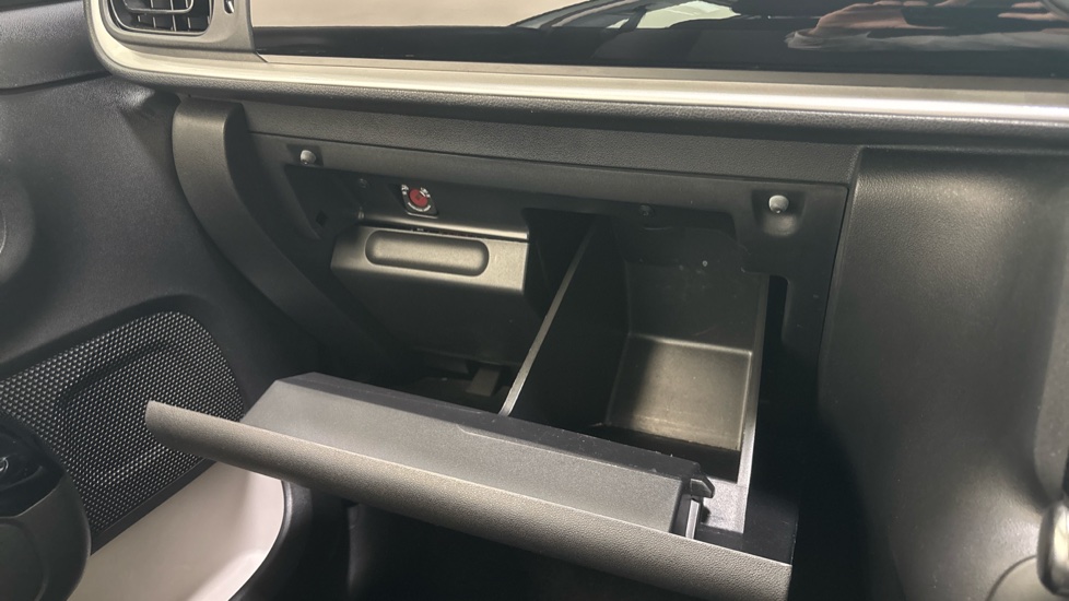 Citroen C3 1.2 PureTech 83 Feel 5dr Petrol Hatchback - Image 19