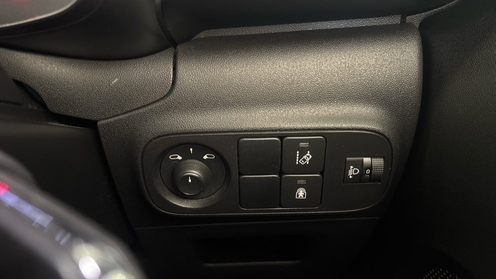 Citroen C3 1.2 PureTech 83 Feel 5dr Petrol Hatchback - Image 24