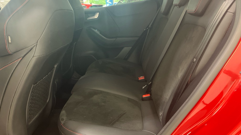 Ford Puma ST 1.0 EcoBoost Hybrid mHEV ST 5dr DCT Petrol Hatchback - Image 16