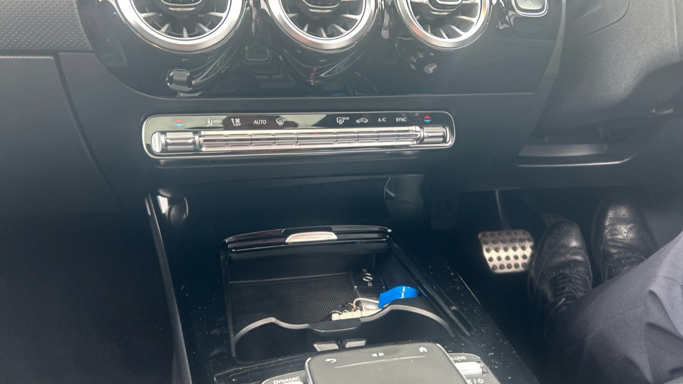 Mercedes-Benz CLA 180 AMG Line Premium Plus 5dr Tip Auto Petrol Estate - Image 13