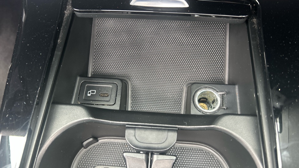 Mercedes-Benz CLA 180 AMG Line Premium Plus 5dr Tip Auto Petrol Estate - Image 34