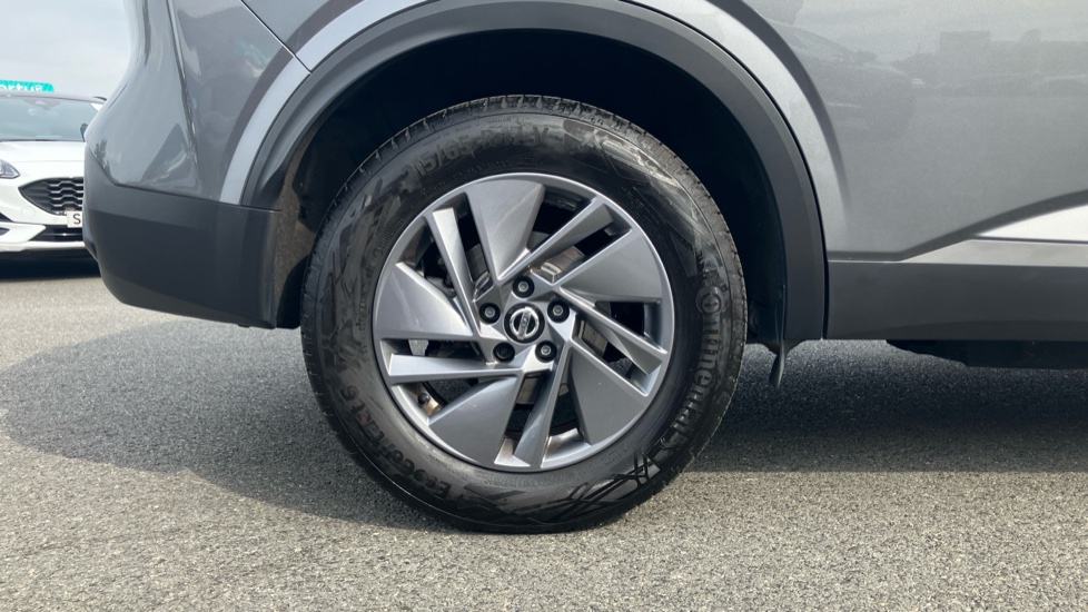 Nissan Qashqai 1.3 DiG-T MH 158 Acenta Premium 5dr Xtronic Petrol Hatchback - Image 7