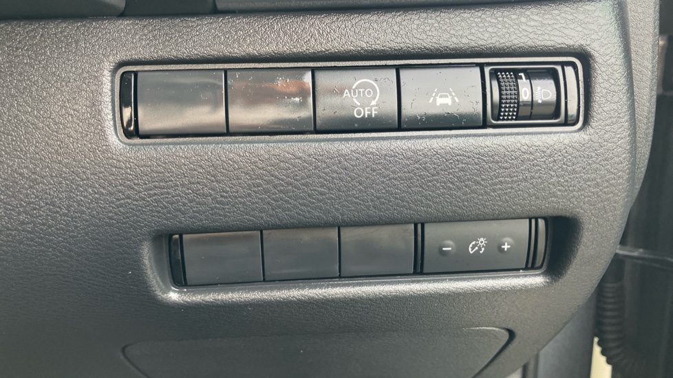 Nissan Qashqai 1.3 DiG-T MH 158 Acenta Premium 5dr Xtronic Petrol Hatchback - Image 27