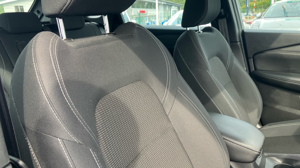 Nissan Qashqai 1.3 DiG-T MH 158 Acenta Premium 5dr Xtronic Petrol Hatchback - Image 33