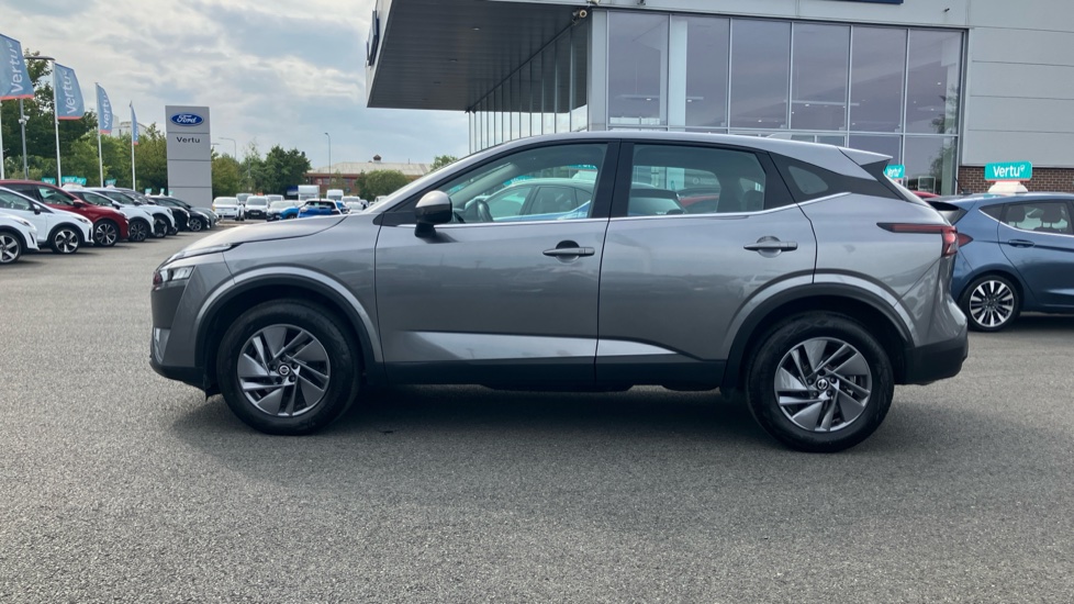 Nissan Qashqai 1.3 DiG-T MH 158 Acenta Premium 5dr Xtronic Petrol Hatchback - Image 38