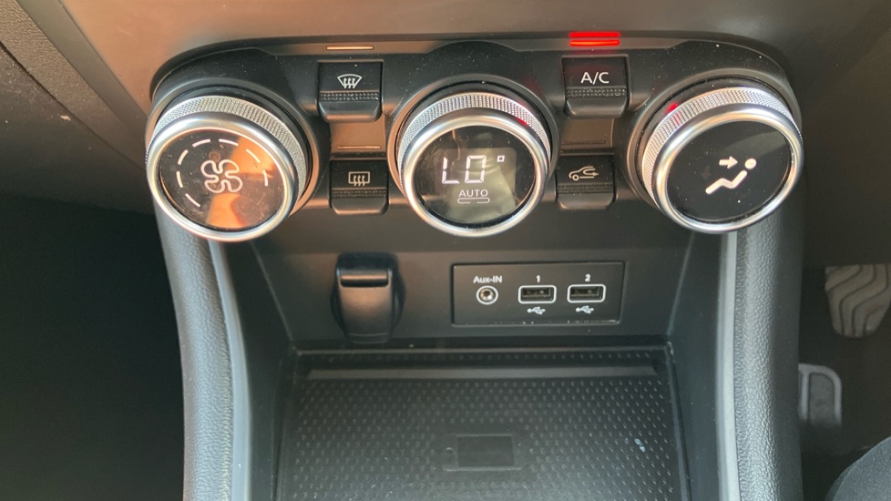 Renault Captur 1.0 TCE 100 S Edition 5dr Petrol Hatchback - Image 26