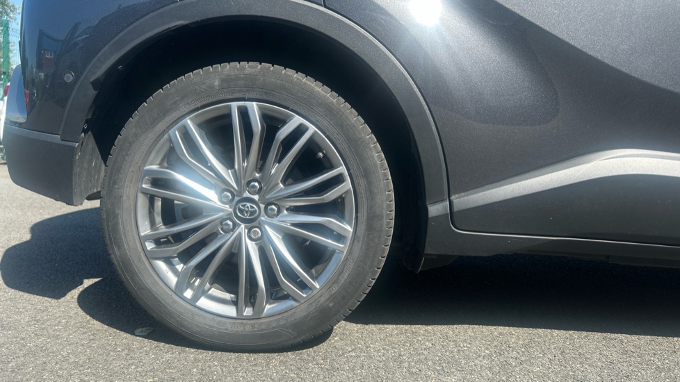 Toyota C-HR 1.8 Hybrid Excel 5dr CVT Hybrid Hatchback - Image 7