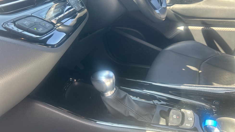Toyota C-HR 1.8 Hybrid Excel 5dr CVT Hybrid Hatchback - Image 13