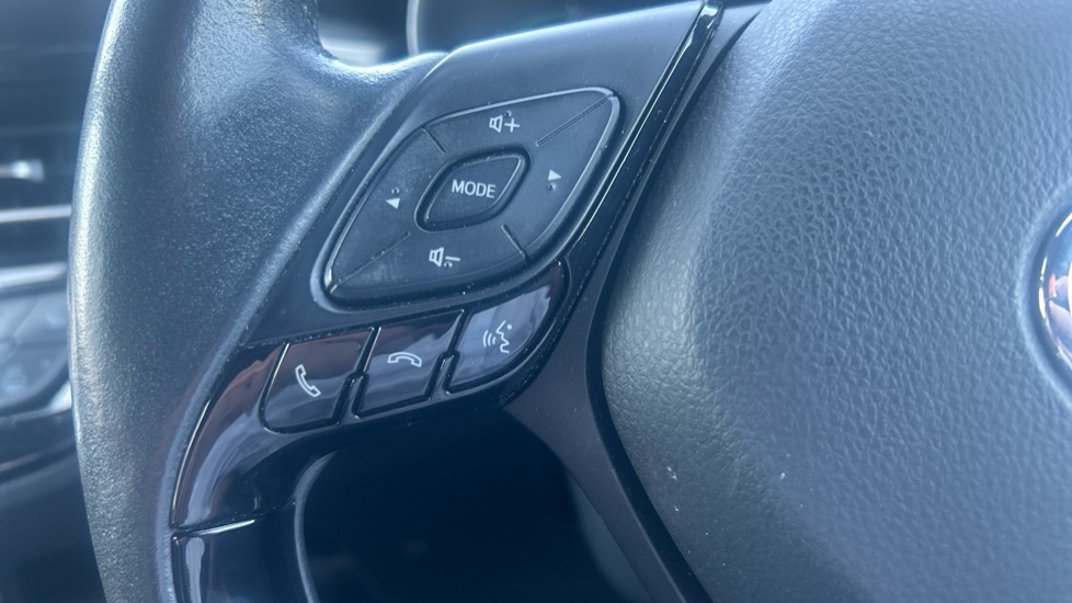 Toyota C-HR 1.8 Hybrid Excel 5dr CVT Hybrid Hatchback - Image 24