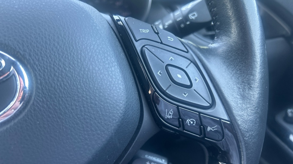 Toyota C-HR 1.8 Hybrid Excel 5dr CVT Hybrid Hatchback - Image 25