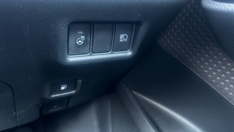 Toyota C-HR 1.8 Hybrid Excel 5dr CVT Hybrid Hatchback - Image 30