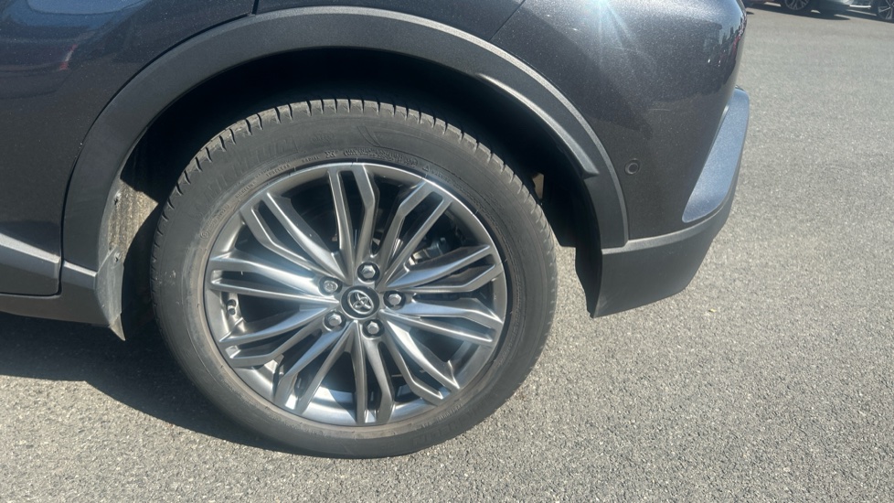 Toyota C-HR 1.8 Hybrid Excel 5dr CVT Hybrid Hatchback - Image 33