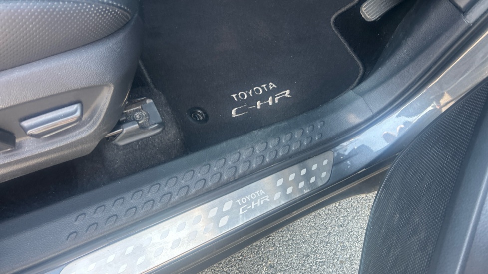 Toyota C-HR 1.8 Hybrid Excel 5dr CVT Hybrid Hatchback - Image 38