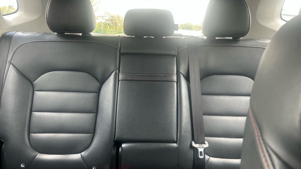 MG HS 1.5 T-GDI SE 5dr DCT Petrol Hatchback - Image 15