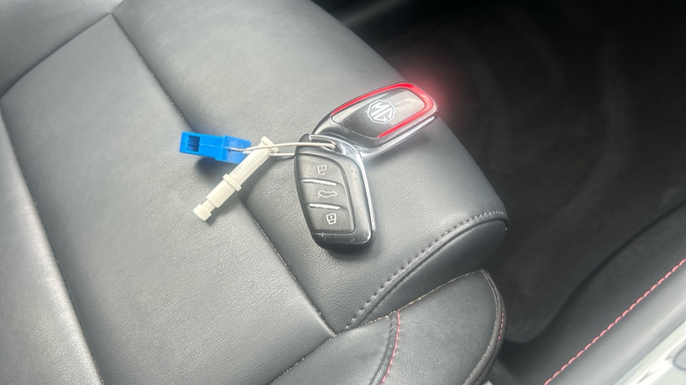 MG HS 1.5 T-GDI SE 5dr DCT Petrol Hatchback - Image 20