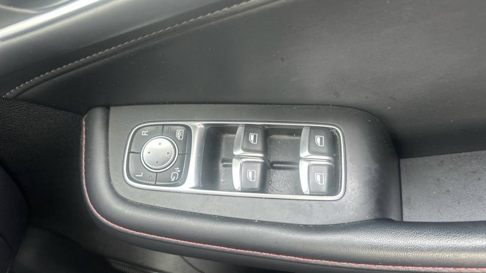 MG HS 1.5 T-GDI SE 5dr DCT Petrol Hatchback - Image 33
