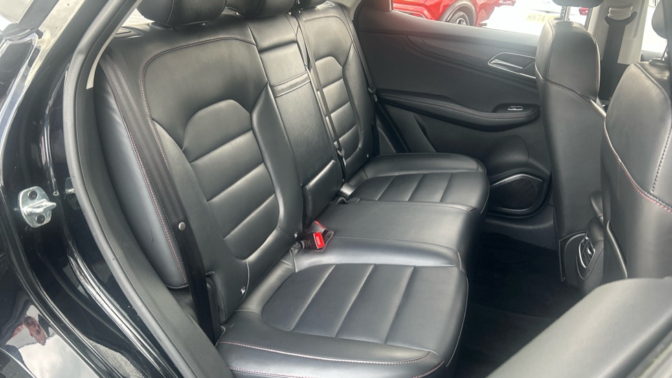 MG HS 1.5 T-GDI SE 5dr DCT Petrol Hatchback - Image 35