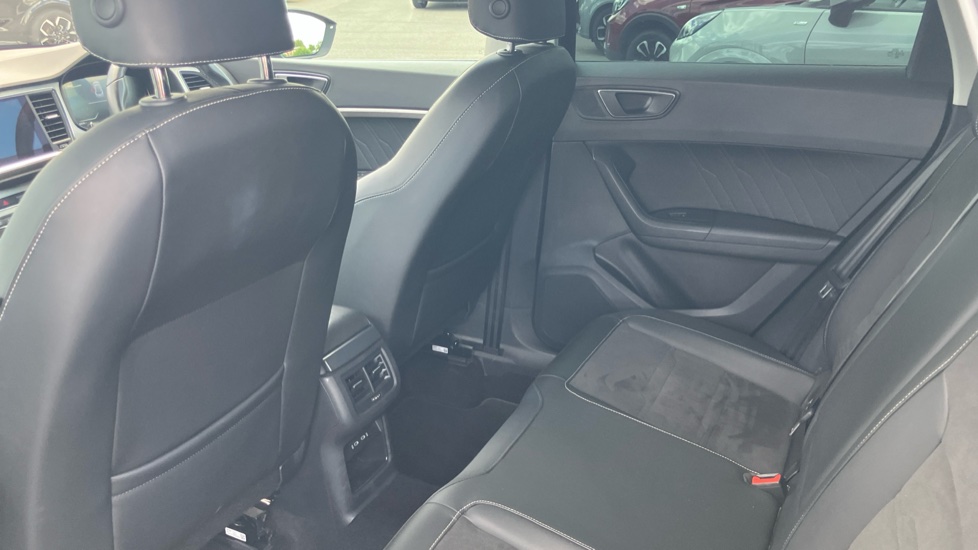 SEAT Ateca 1.5 TSI EVO Xperience 5dr DSG Petrol Estate - Image 16