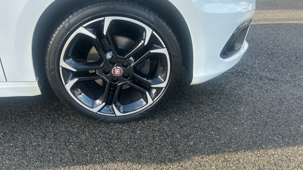 Fiat Tipo 1.4 S Design More 5dr Petrol Hatchback - Image 32