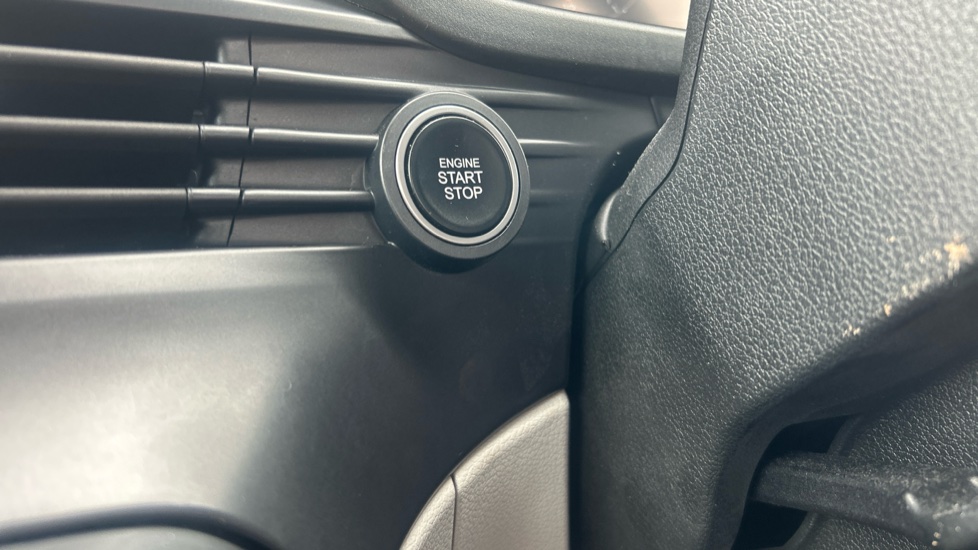 Hyundai i20 1.0T GDi 48V MHD Ultimate 5dr DCT Petrol Hatchback - Image 32