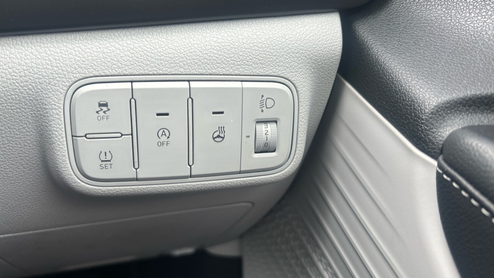 Hyundai i20 1.0T GDi 48V MHD Ultimate 5dr DCT Petrol Hatchback - Image 33
