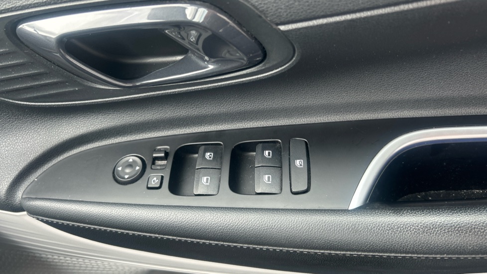 Hyundai i20 1.0T GDi 48V MHD Ultimate 5dr DCT Petrol Hatchback - Image 34