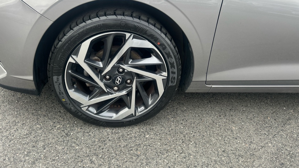 Hyundai i20 1.0T GDi 48V MHD Ultimate 5dr DCT Petrol Hatchback - Image 39