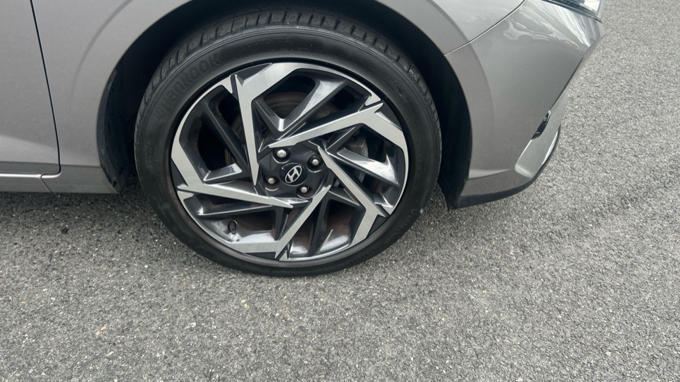 Hyundai i20 1.0T GDi 48V MHD Ultimate 5dr DCT Petrol Hatchback - Image 40