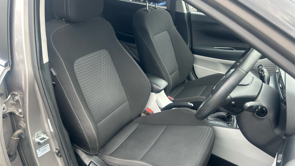 Hyundai i20 1.0T GDi 48V MHD Ultimate 5dr DCT Petrol Hatchback - Image 45