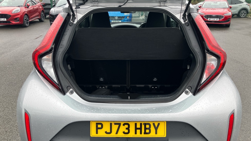 Toyota Aygo X 1.0 VVT-i Pure 5dr Petrol Hatchback - Image 4