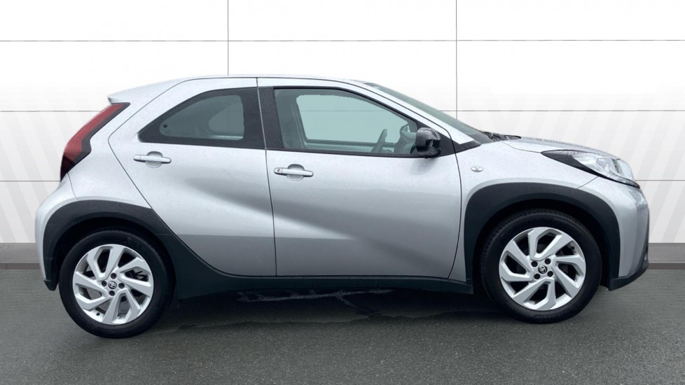 Toyota Aygo X 1.0 VVT-i Pure 5dr Petrol Hatchback - Image 5