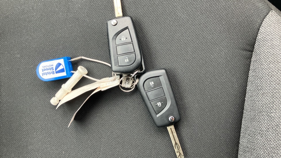 Toyota Aygo X 1.0 VVT-i Pure 5dr Petrol Hatchback - Image 20