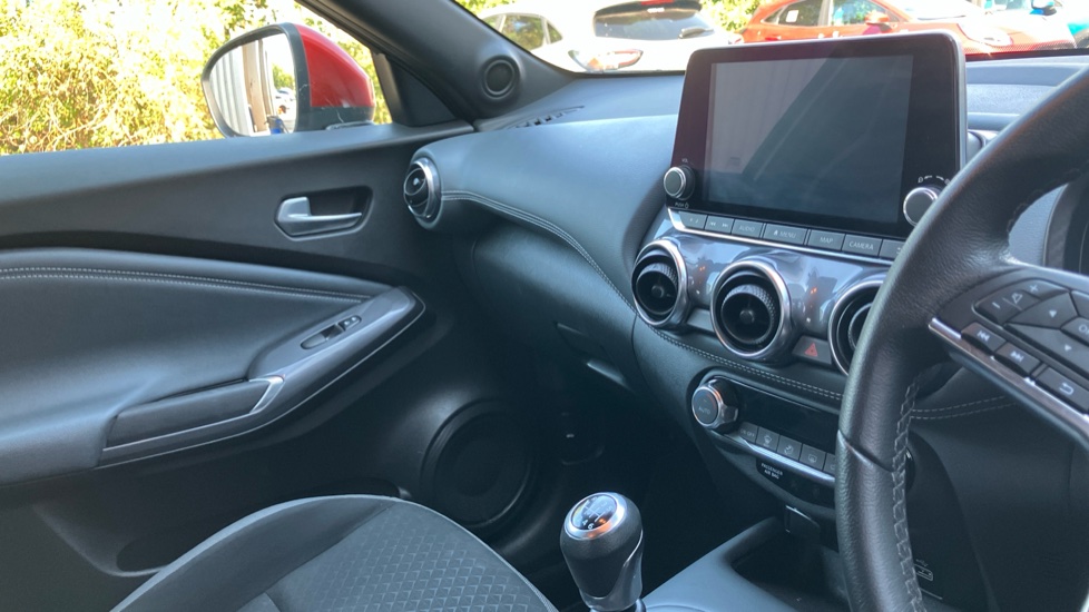 Nissan Juke 1.0 DiG-T 114 N-Connecta 5dr Petrol Hatchback - Image 14