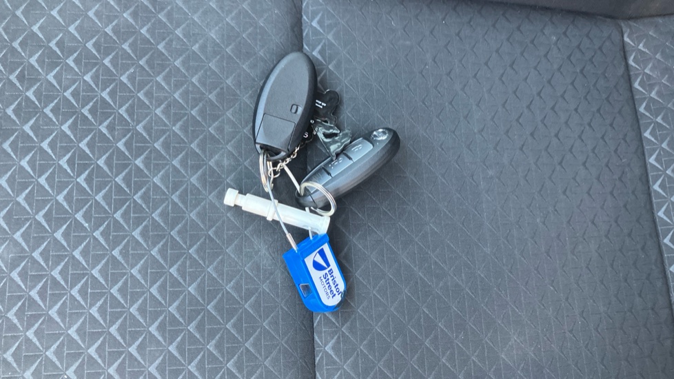 Nissan Juke 1.0 DiG-T 114 N-Connecta 5dr Petrol Hatchback - Image 20