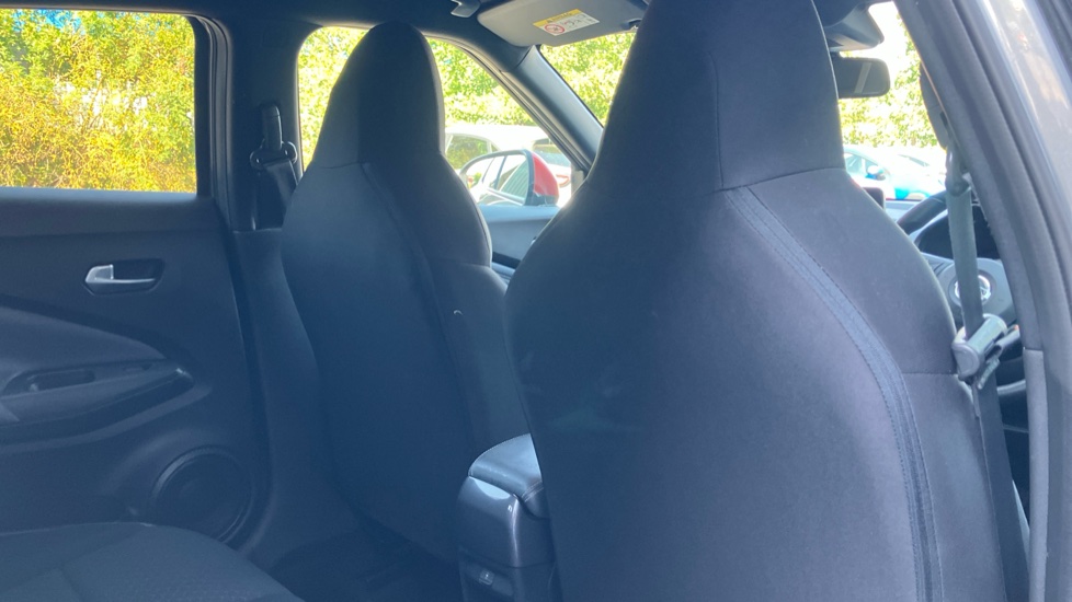 Nissan Juke 1.0 DiG-T 114 N-Connecta 5dr Petrol Hatchback - Image 32