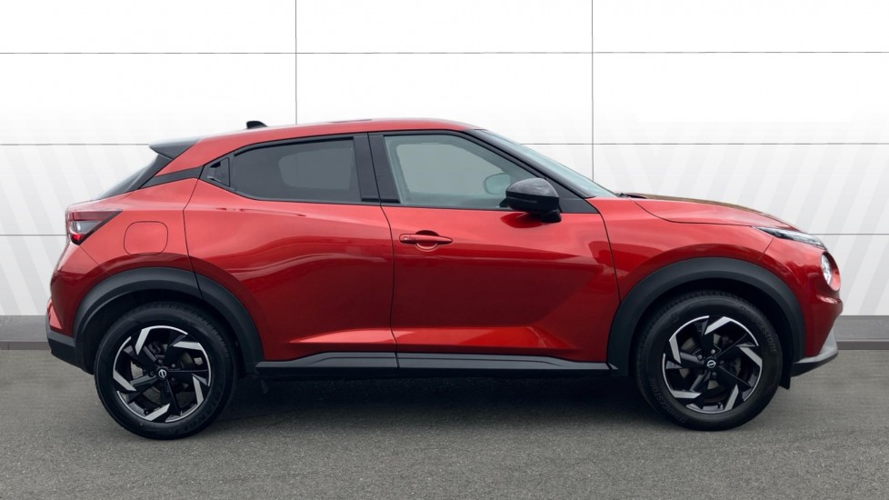 Nissan Juke 1.0 DiG-T 114 N-Connecta 5dr DCT Petrol Hatchback - Image 5