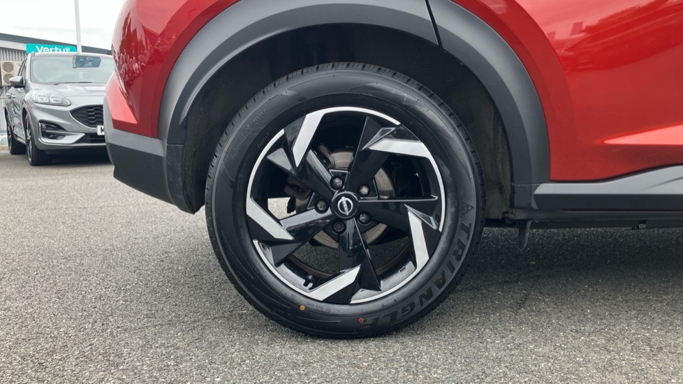 Nissan Juke 1.0 DiG-T 114 N-Connecta 5dr DCT Petrol Hatchback - Image 7