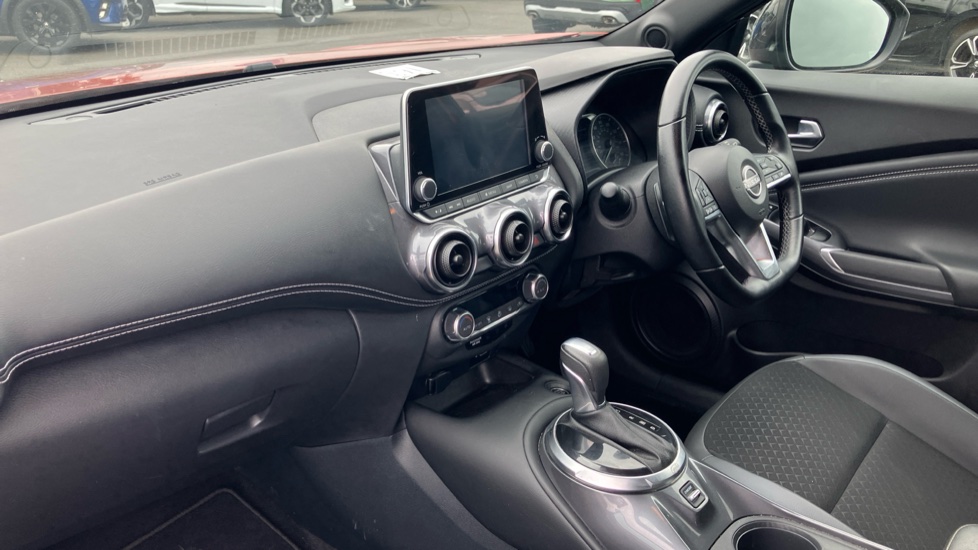 Nissan Juke 1.0 DiG-T 114 N-Connecta 5dr DCT Petrol Hatchback - Image 9