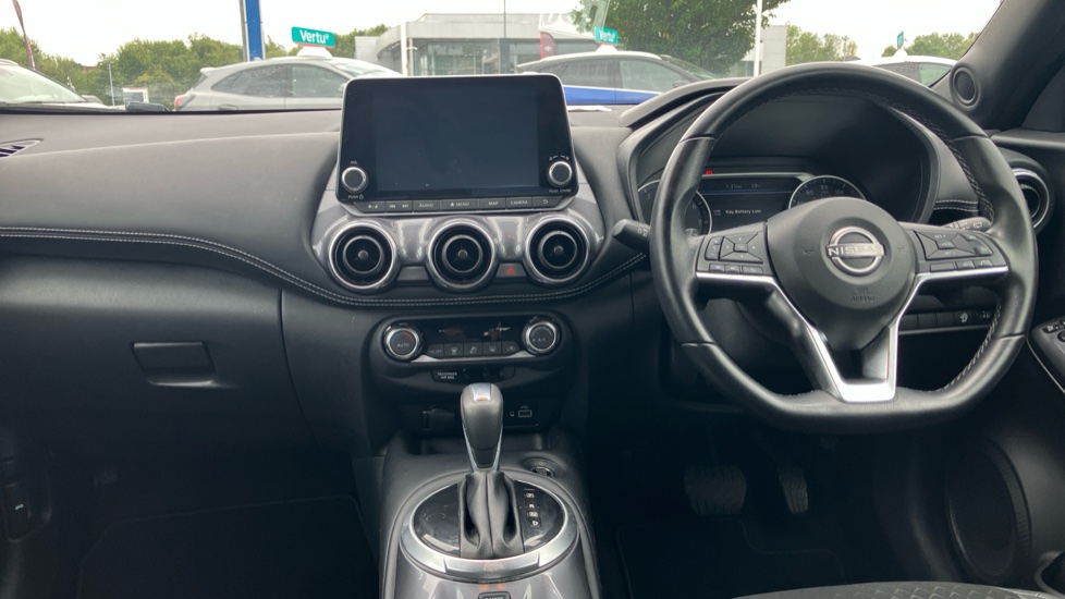 Nissan Juke 1.0 DiG-T 114 N-Connecta 5dr DCT Petrol Hatchback - Image 10